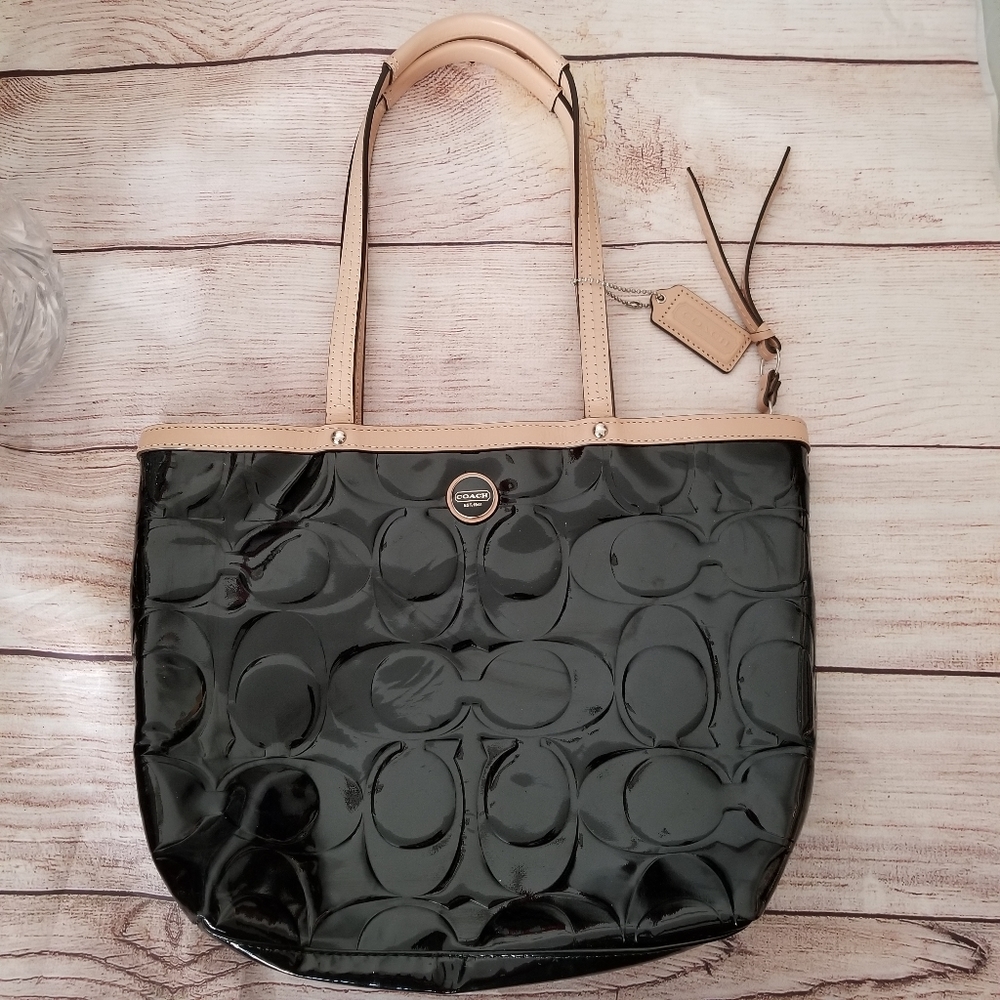 Coach F25187 black patent leather with tan trim